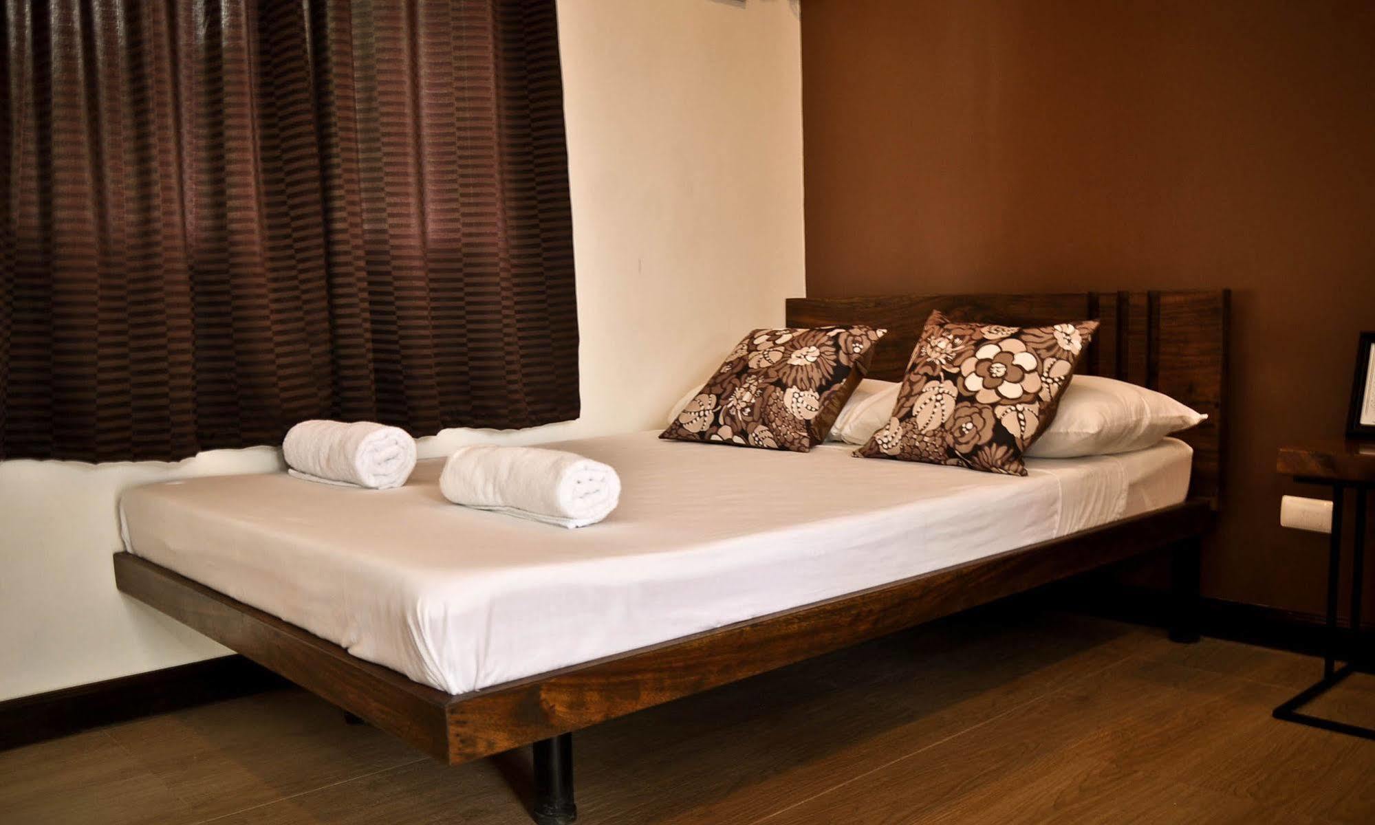 Cleon Villas Pension Puerto Princesa Extérieur photo
